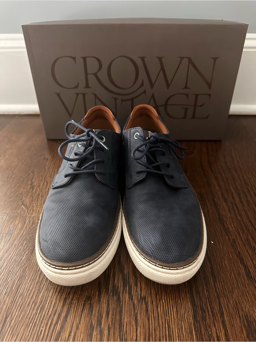 Crown Vintage Men's Navy Microsuede Sneakers size 9